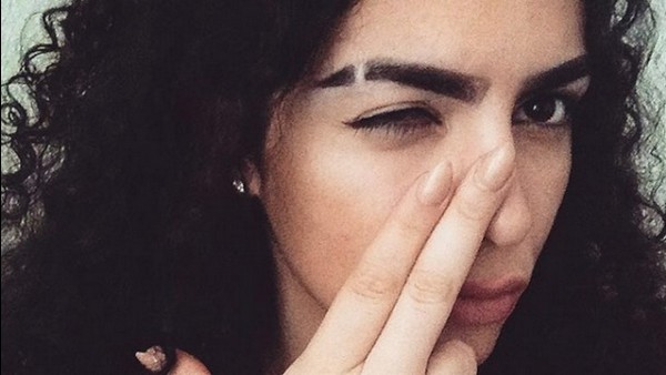 How to do best eyebrow slits at home