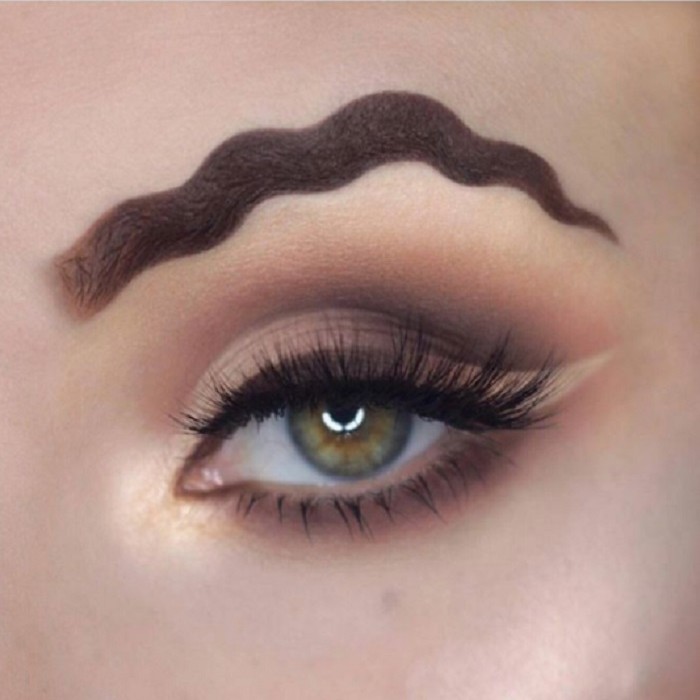 Wavy eyebrows