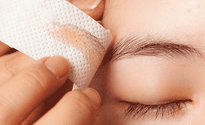 Contraindications to the eyebrow waxing procedure