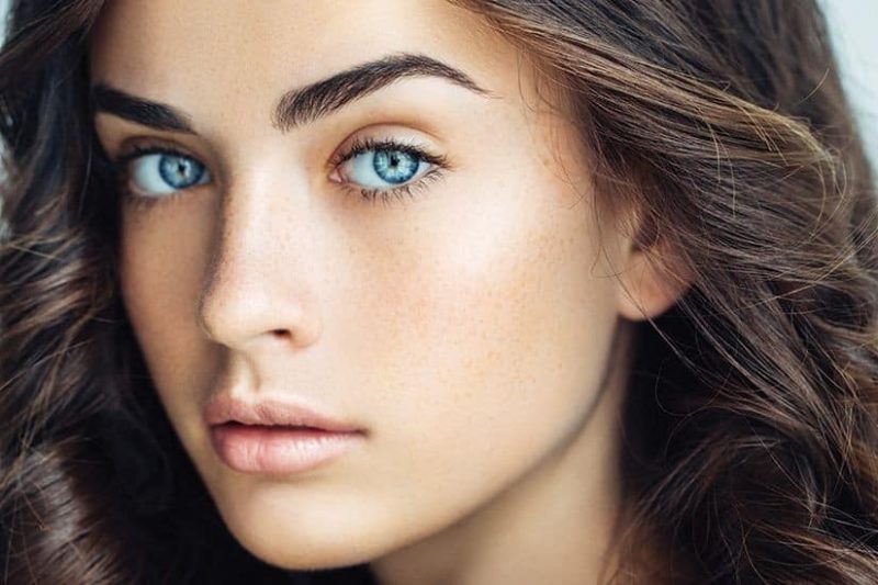 The Meaning Of Eyebrow Flash: Is It Bad?